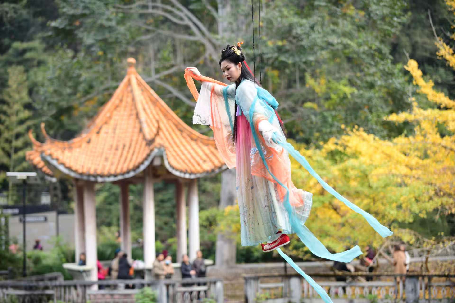 文旅实景演出2D威亚空中特技现场